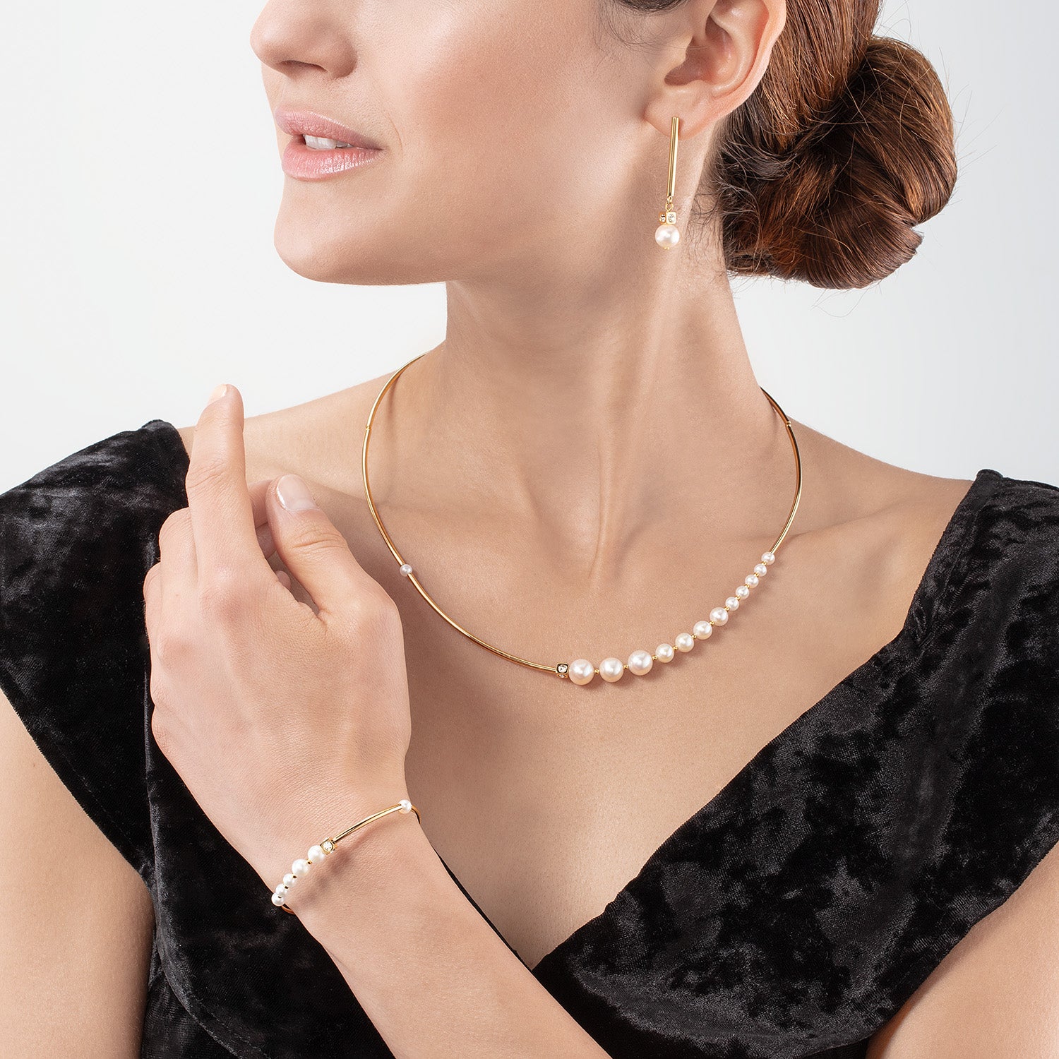 Armband Asymmetrie Süßwasserperlen & Edelstahl weiß-gold
