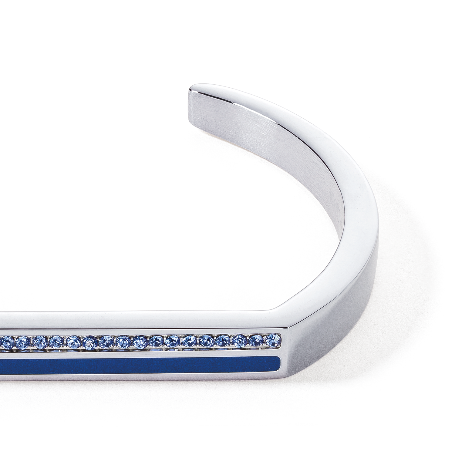 Armreif Cuff Square Stripes silber-blau von COEUR DE LION – Detailaufnahme