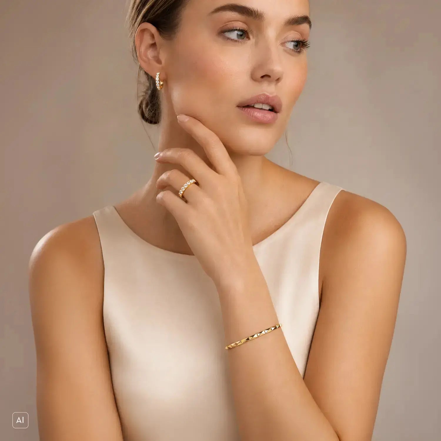 COEUR DE LION Eternal Love Bold Ring Gold – am Model