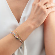 Eternal Love Ring gold-multicolor pastell von COEUR DE LION – am Modell getragen