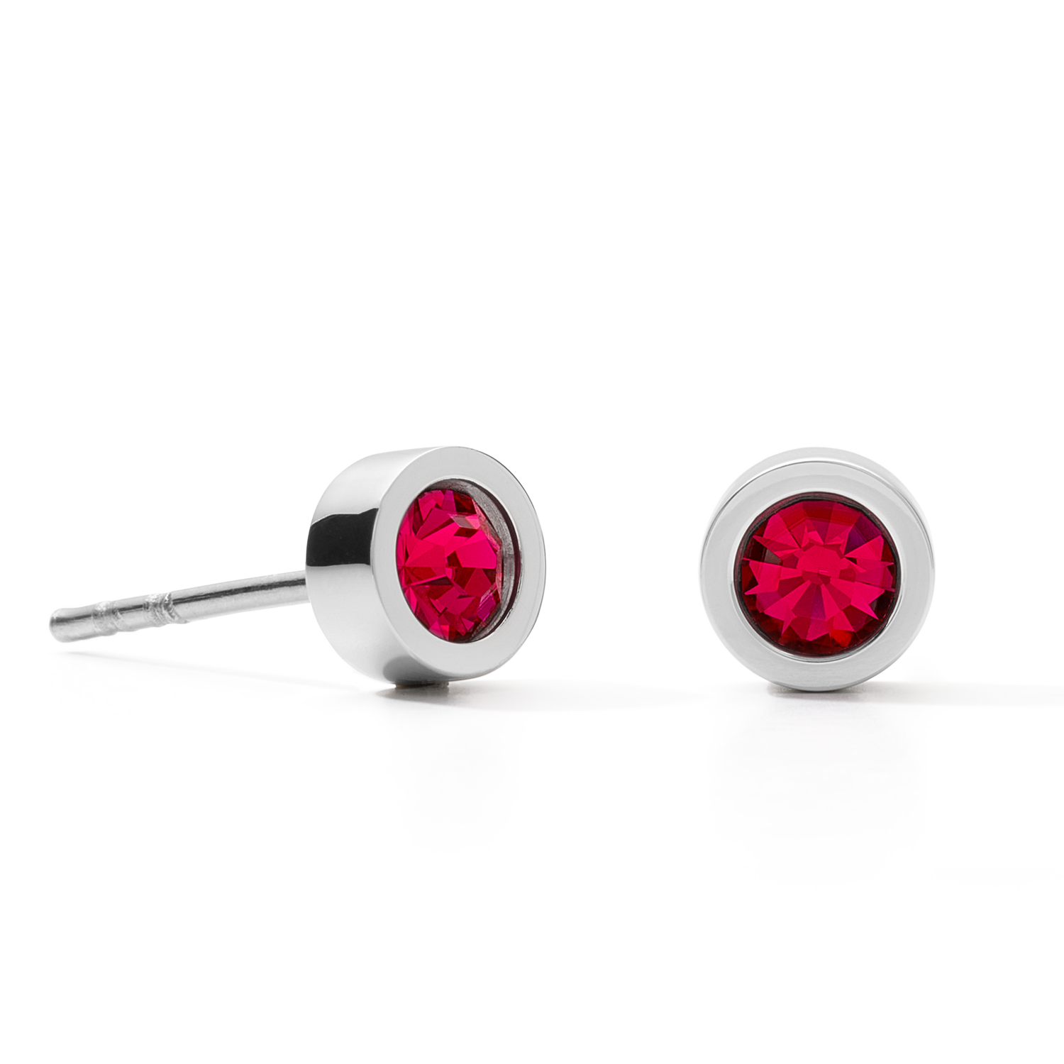 Ohrringe Sparkling Dot silber-rot von COEUR DE LION – Detailaufnahme