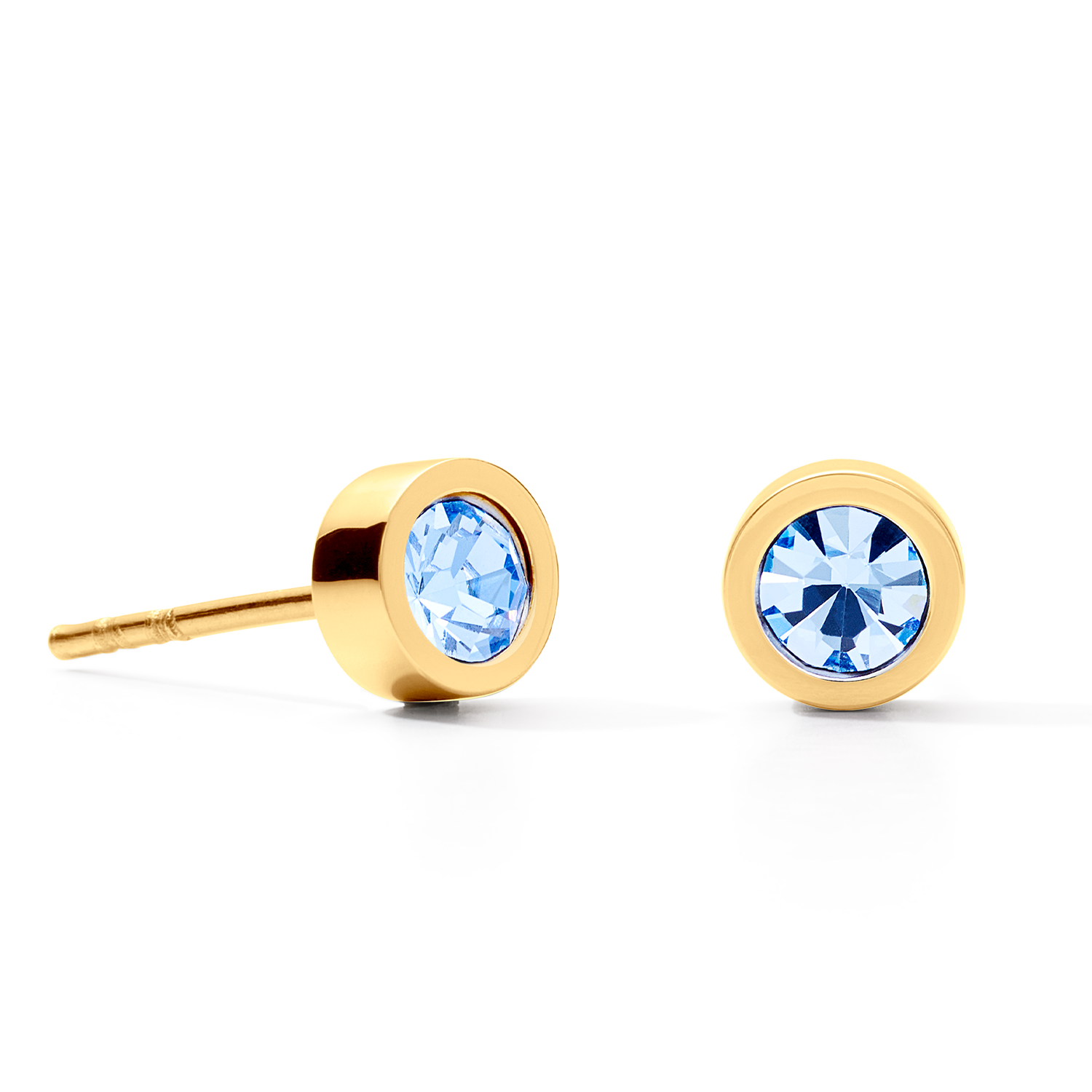 Ohrringe Sparkling Dot gold-hellblau von COEUR DE LION – Detailaufnahme