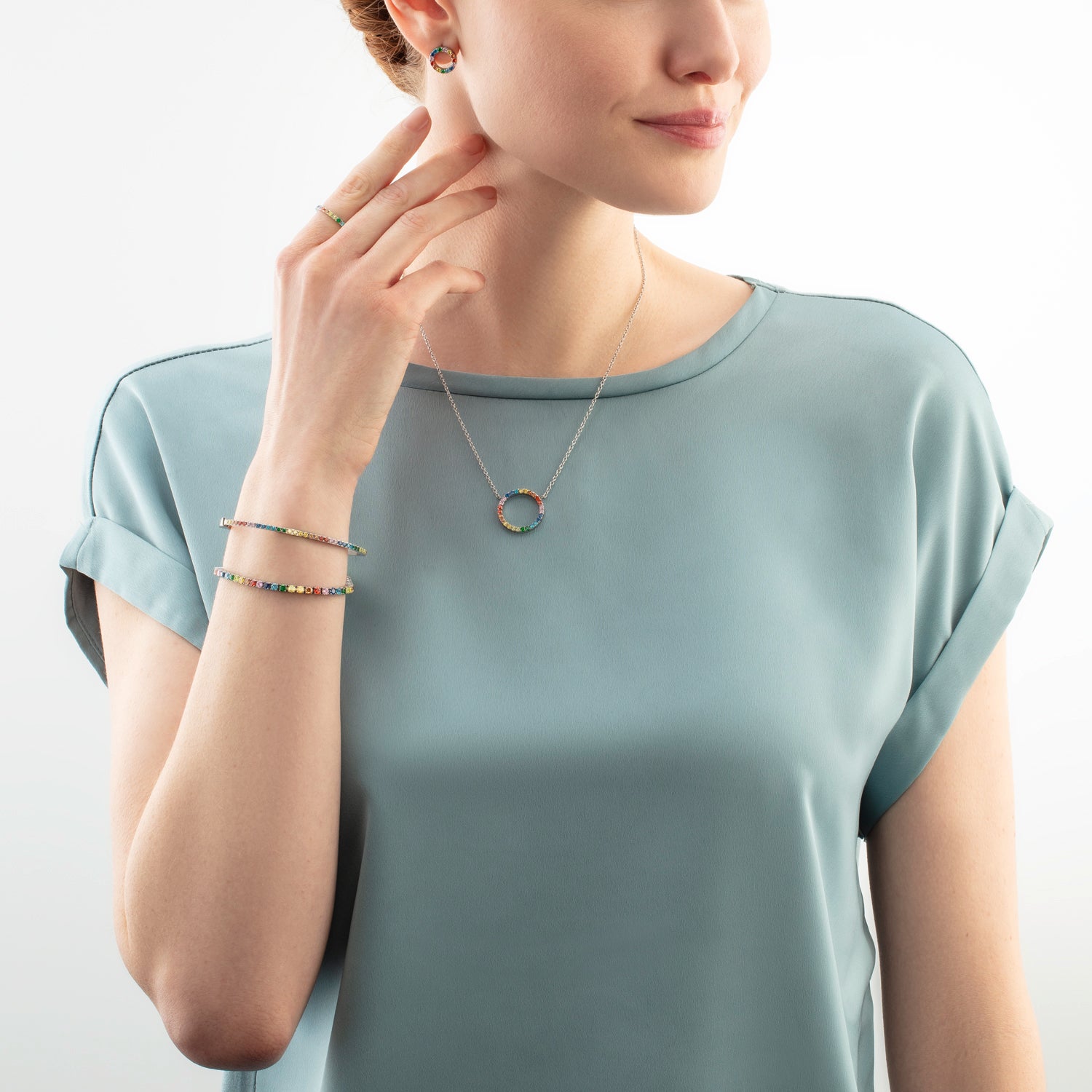 Tennisarmband silber-multicolor von COEUR DE LION – am Modell getragen