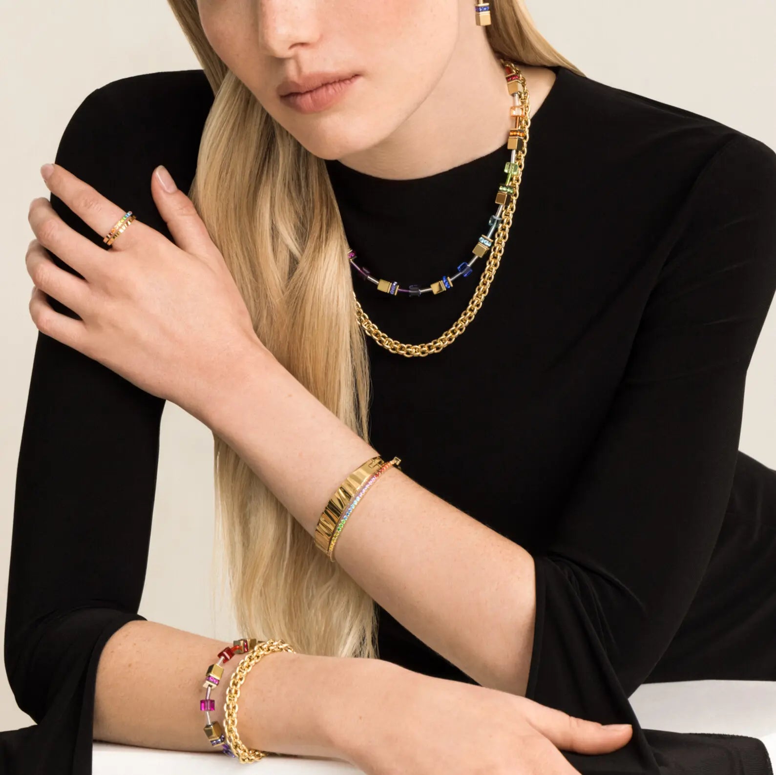 Halskette Mesh Chain Classic gold von COEUR DE LION – am Modell getragen