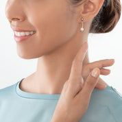 Ohrringe Classic Princess Süßwasserperlen Bicolor von COEUR DE LION – am Modell getragen