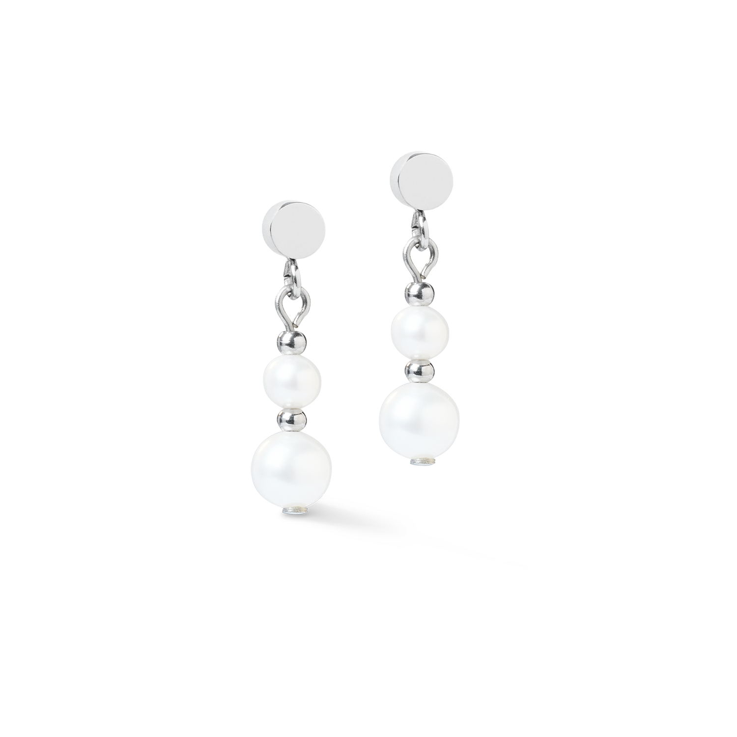 Ohrringe Pearl & Spikes Drop Silber von COEUR DE LION – Detailaufnahme