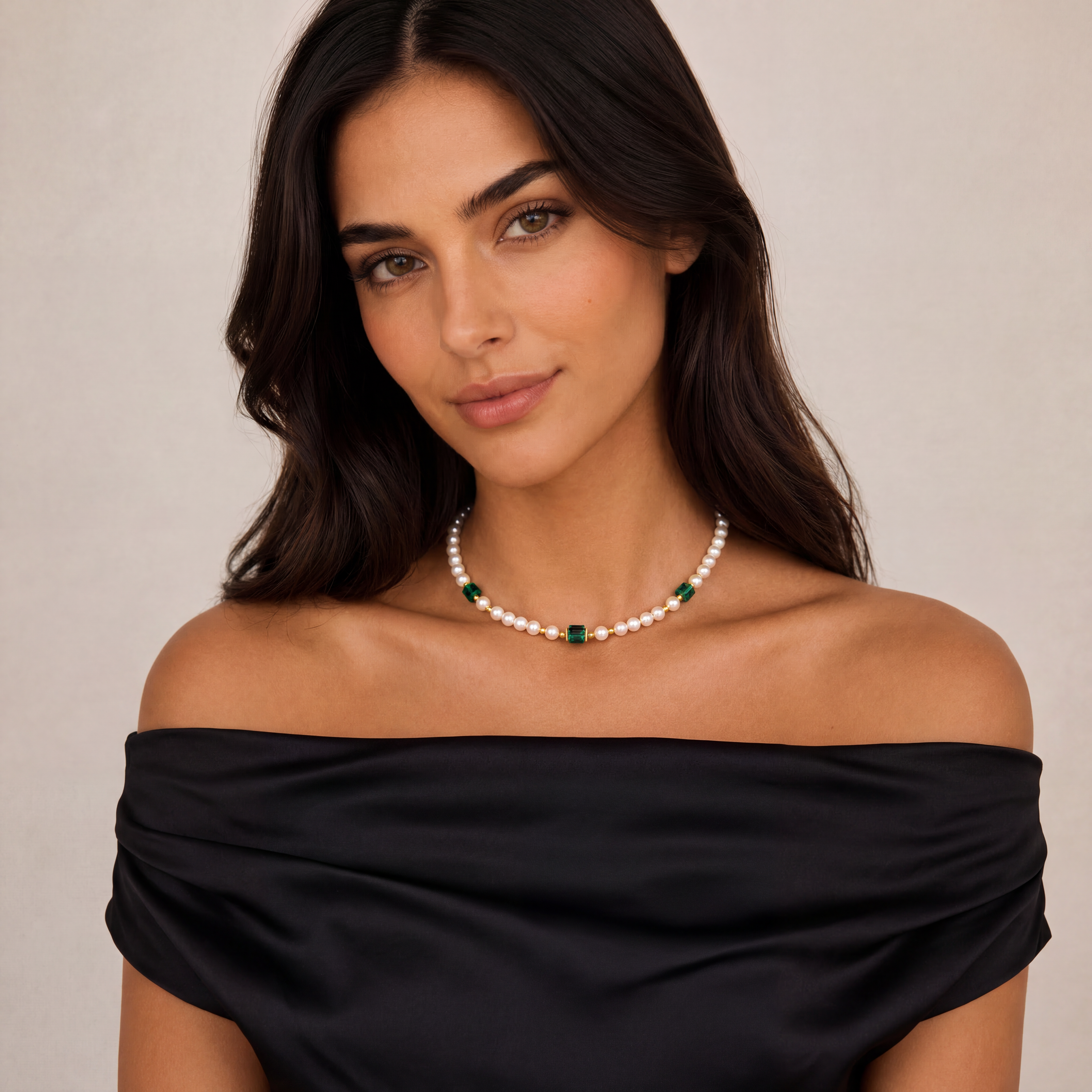 COEUR DE LION Cocktail Pearls Halskette Emerald – am Model