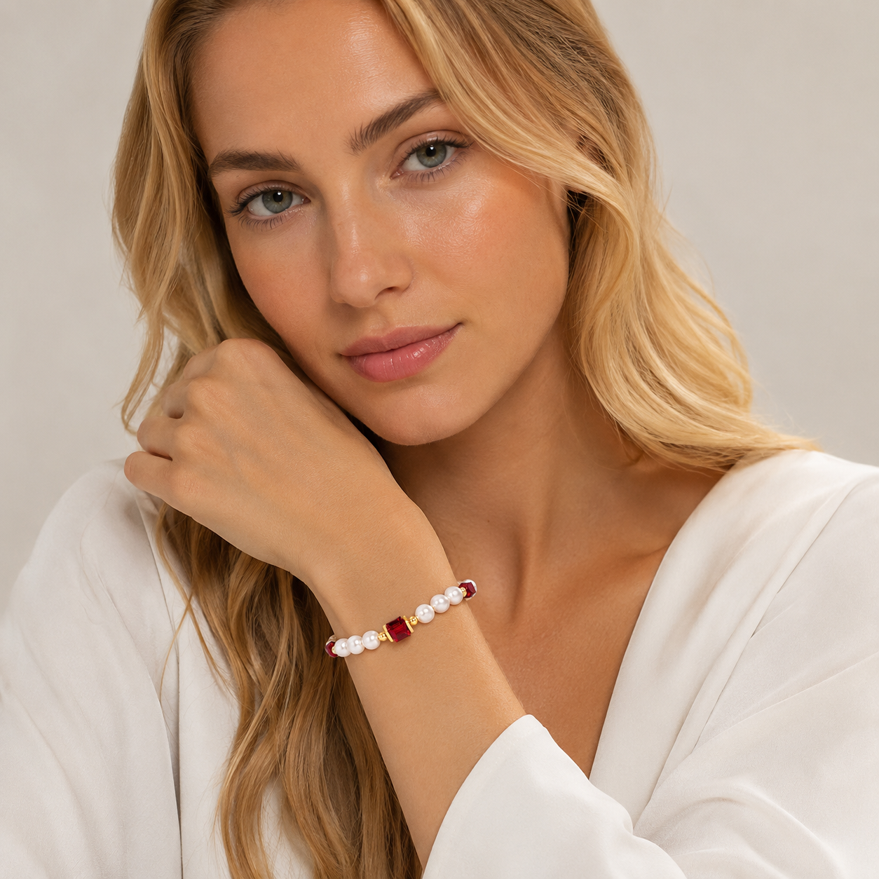 COEUR DE LION Cocktail Pearls Armband Ruby – am Model