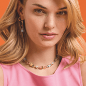 GeoCUBE® Iconic Halskette Spicy Sweetness von COEUR DE LION – am Modell getragen