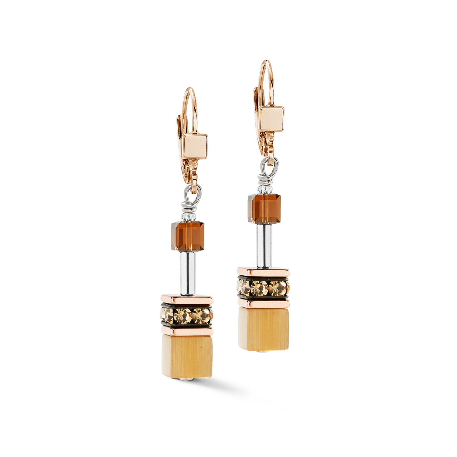 GeoCUBE® Iconic Ohrringe Mocha Mousse von COEUR DE LION – Detailaufnahme