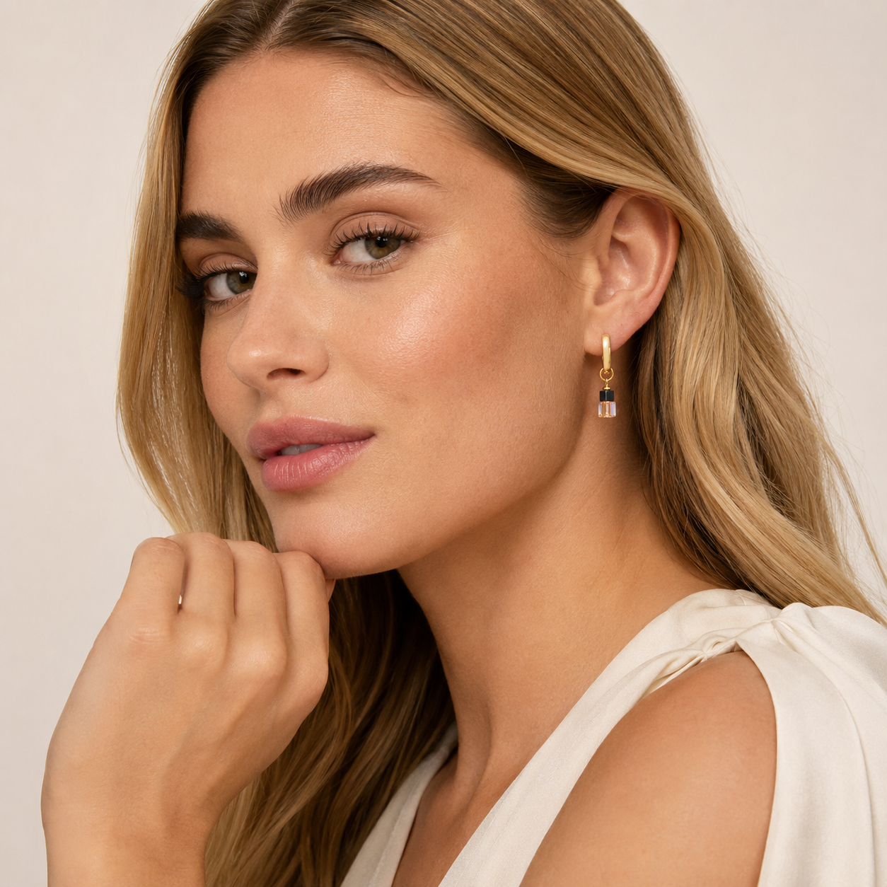COEUR DE LION Cube Duet Creolen Earth gold – am Model
