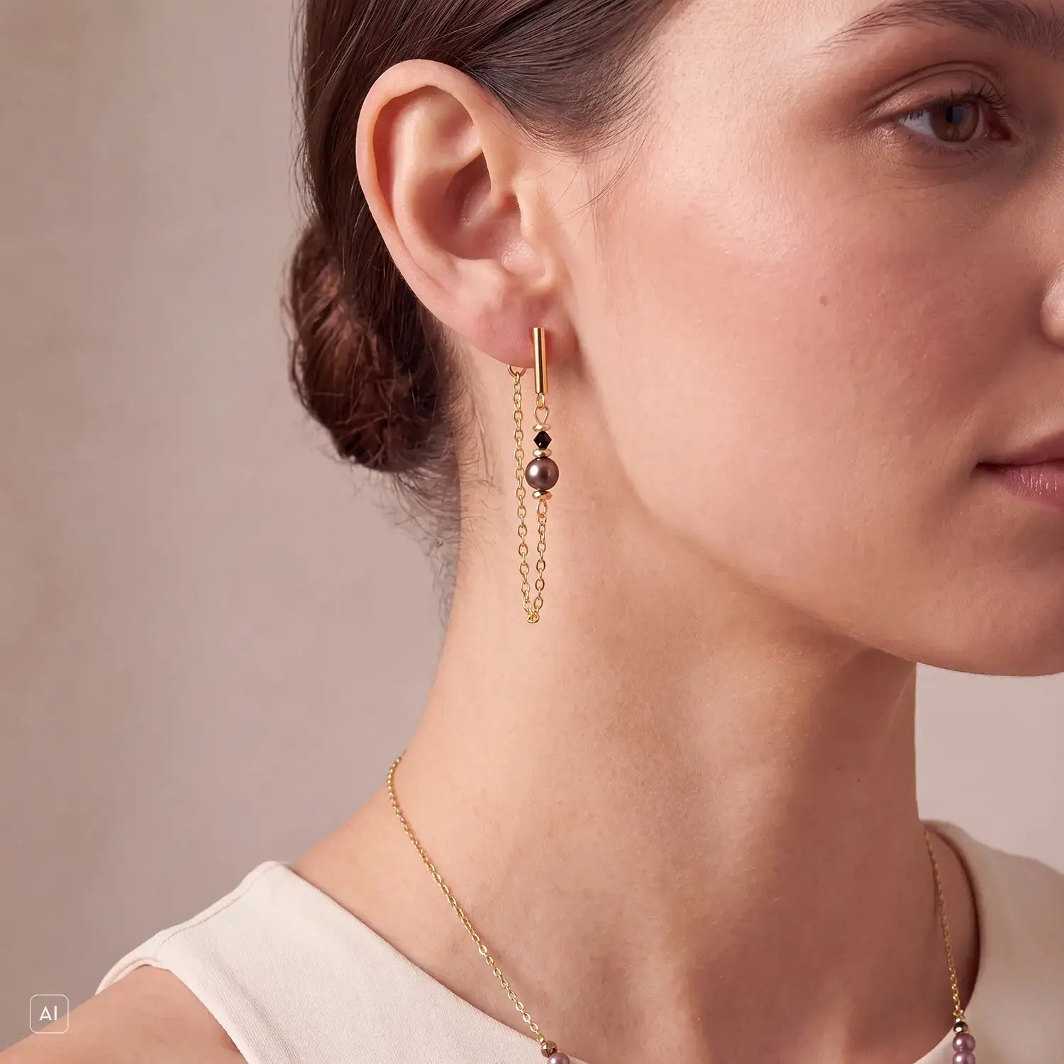 COEUR DE LION Ohrringe Slider Earth gold – am Model