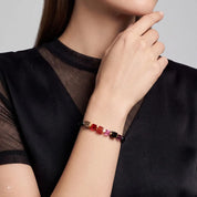 COEUR DE LION Armband Cube Mix Precious Berry gold – am Model