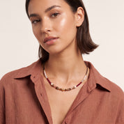COEUR DE LION GeoCUBE® Precious Grace Halskette Rose Smoke – am Model