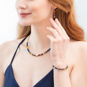 Armband Wave Precious Flow gold-energy von COEUR DE LION – am Modell getragen