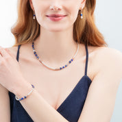 Precious Fusion Offset Armband roségold-blau von COEUR DE LION – am Modell getragen