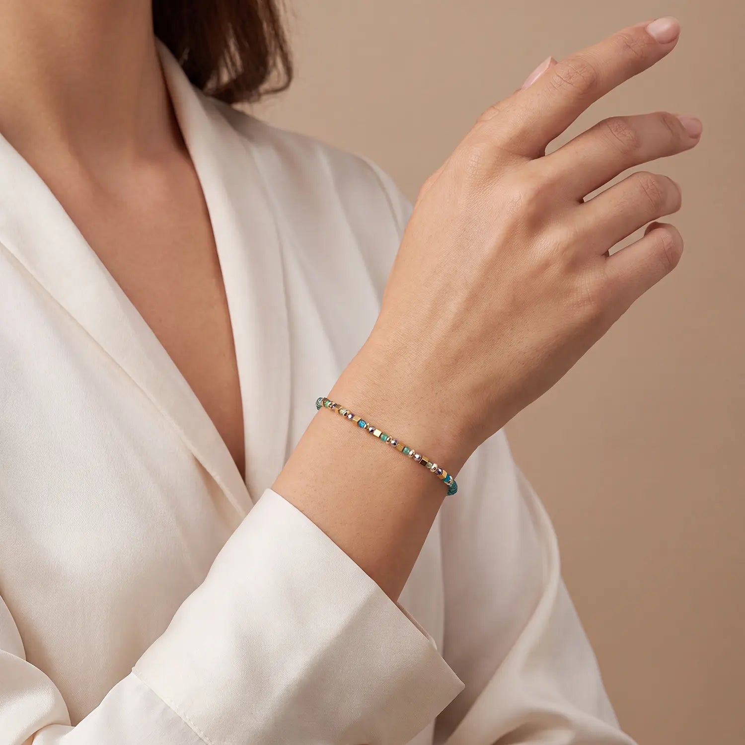 COEUR DE LION Armband Golden Whisper grün-gold – am Model