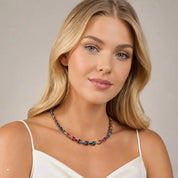 COEUR DE LION GeoCUBE® Halskette classic Polaris & Strass multicolor Winter – am Model