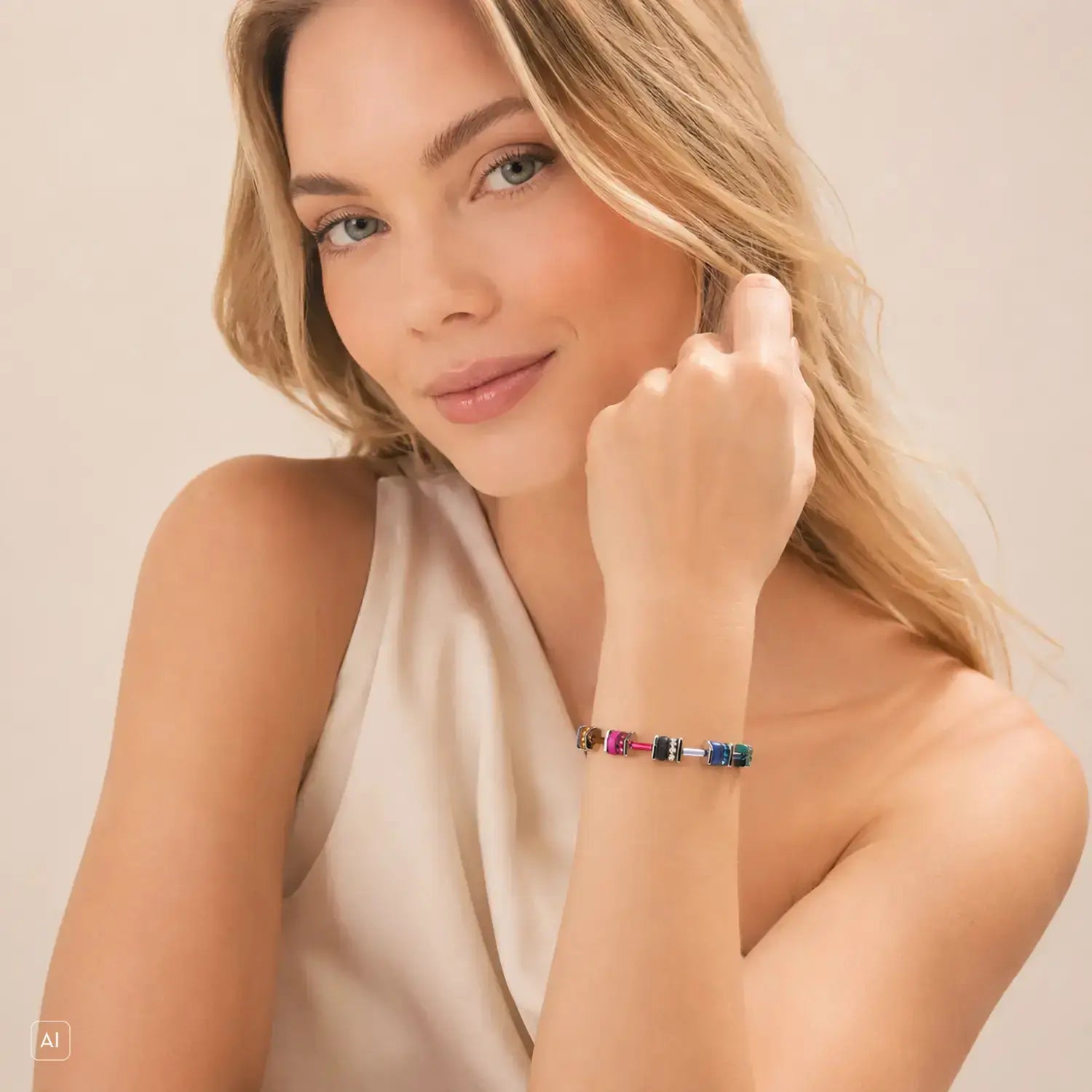 COEUR DE LION GeoCUBE® Armband classic Polaris & Strass multicolor Winter – am Model