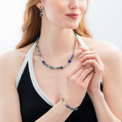 GeoCUBE® Chunky Chain Armband siber-blau von COEUR DE LION – am Modell getragen