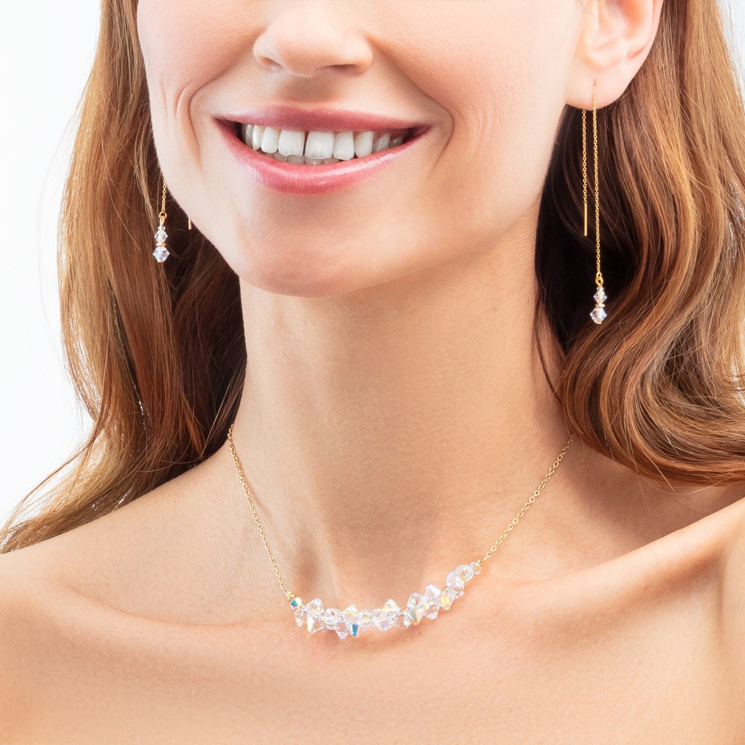 Ohrringe Dancing Crystals Pure gold-kristall von COEUR DE LION – am Modell getragen