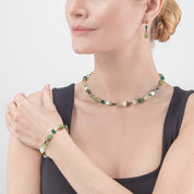 GeoCUBE® Iconic Precious Halskette grün von COEUR DE LION – am Modell getragen