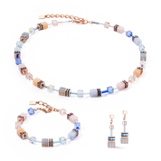 GeoCUBE® Iconic Precious Halskette Hellblau-beige von COEUR DE LION – im Set mit passenden Schmuckstücken