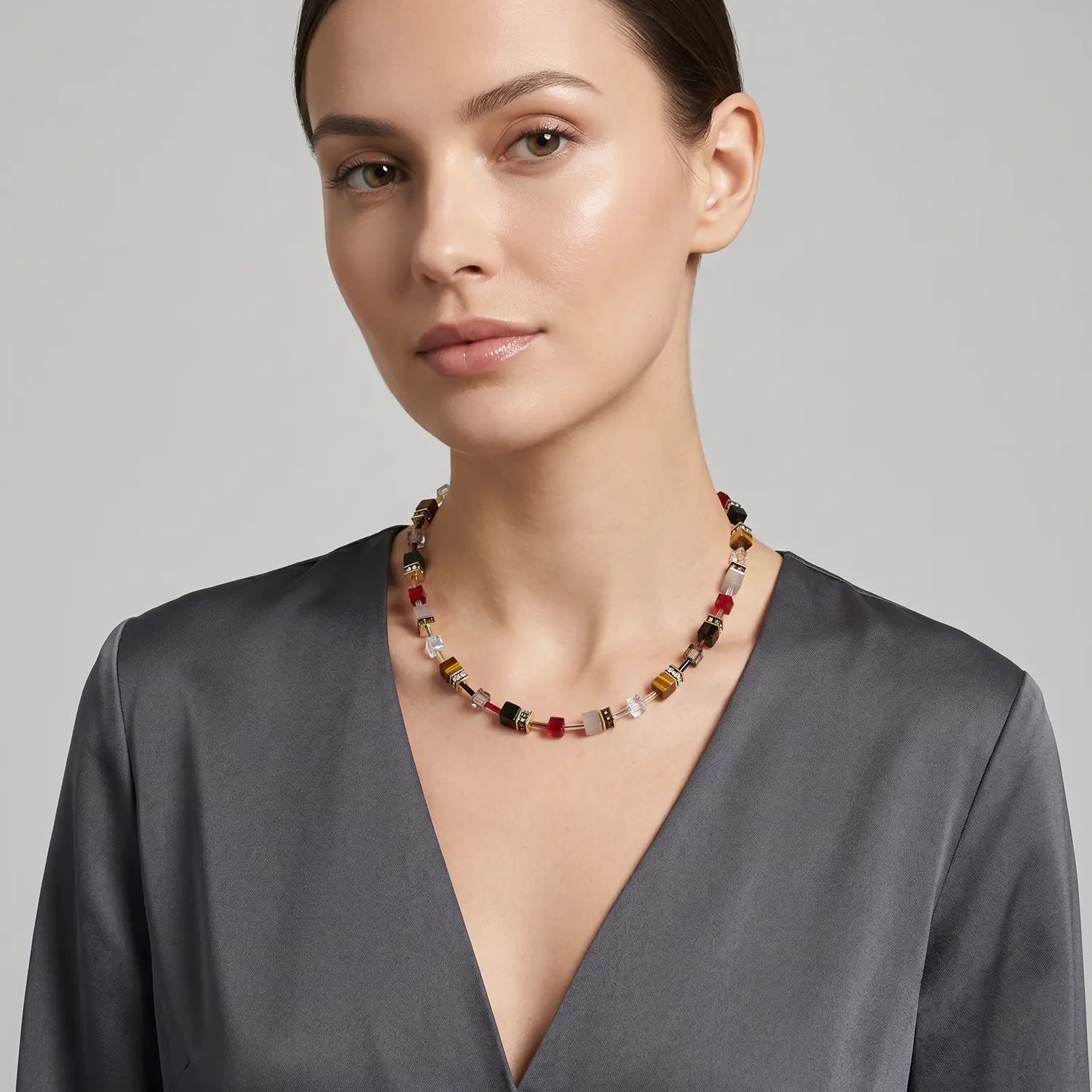 COEUR DE LION GeoCUBE® Iconic Precious Halskette Rustic Luxe – am Model