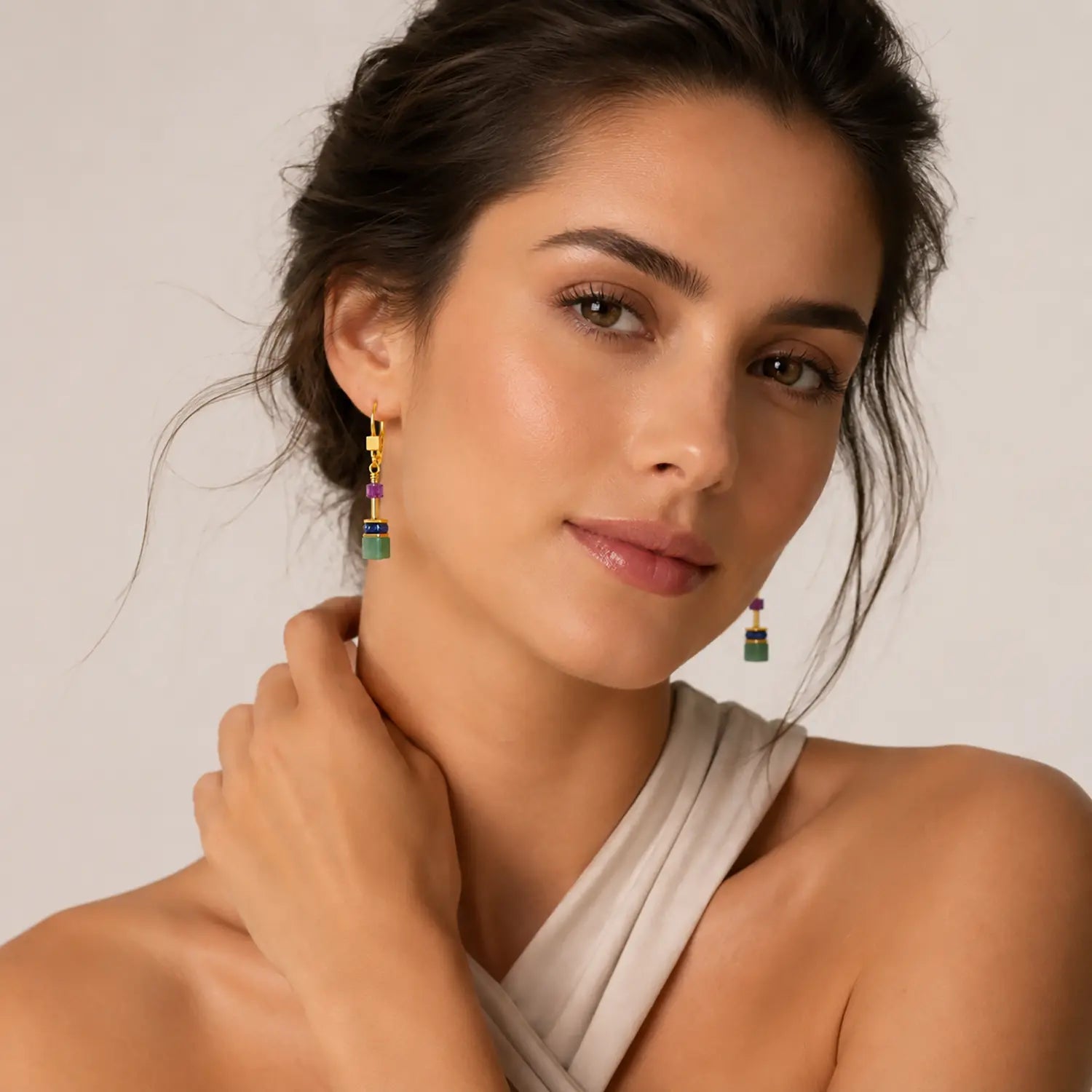 COEUR DE LION GeoCUBE® Iconic Precious Ohrhänger Gem Harmony – am Model