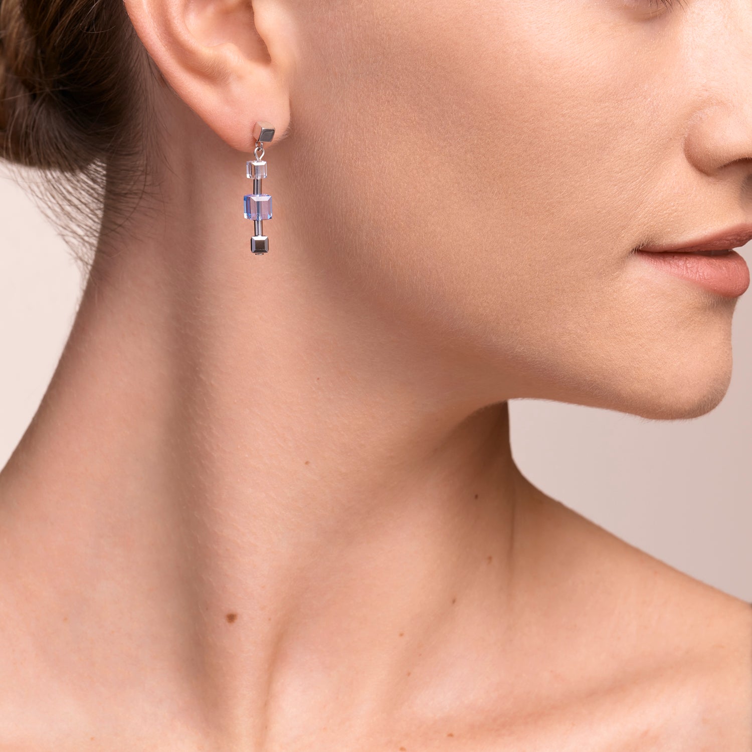 Ohrringe GeoCUBE® chain long Edelstahl & Kristalle silber-blau