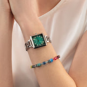 Uhr Iconic Cube Turquoise Glaze Statement silber von COEUR DE LION – am Modell getragen