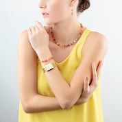 Uhr Iconic Cube Spikes Statement Gold von COEUR DE LION – am Modell getragen