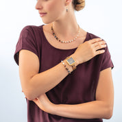 Uhr Iconic Cube Sparkling Mystic Mocca Statement gold von COEUR DE LION – am Modell getragen