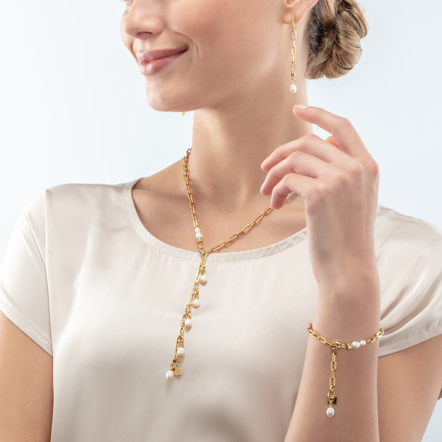 Halskette Modern Chain & Süßwasserperlen Charms gold